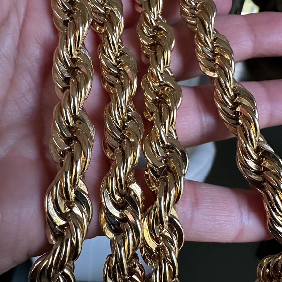 Gold Rope Chunky Chain Necklace with Classic Rope Design - Picture 14 of 15